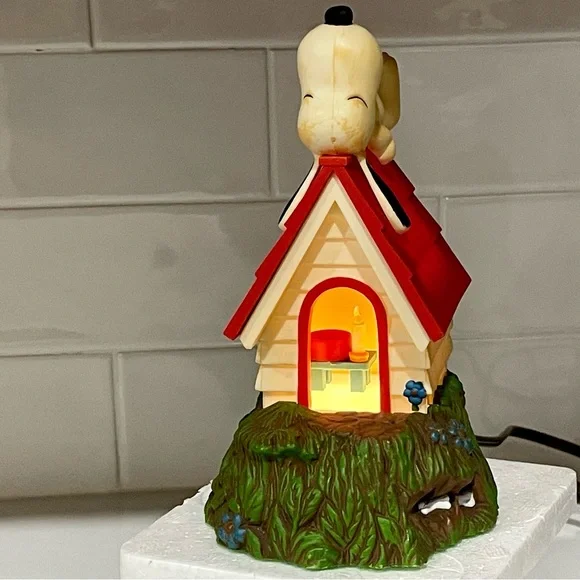 Snoopy Nightlight - Picture 2 of 5